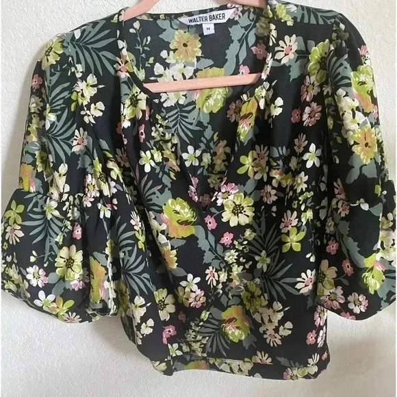 Walter Baker Libby Bungalow Bloom Floral Print Coquette V Neck Crepe Top Size M - Picture 2 of 11